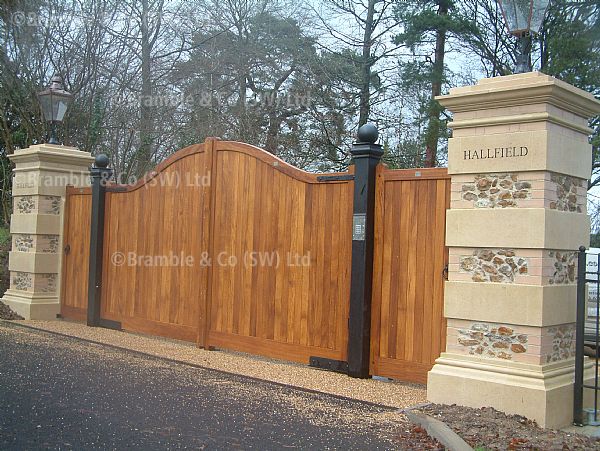 Electric Wooden Gates,Somerset,Devon